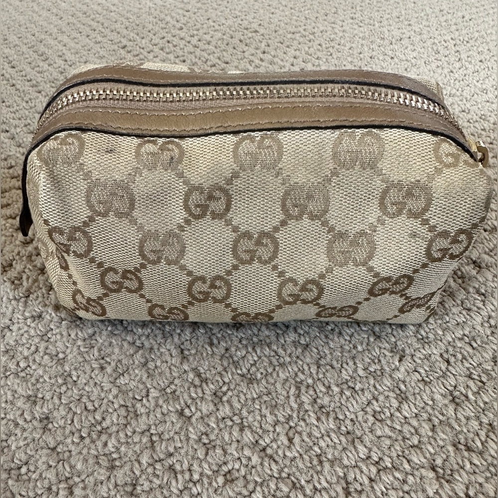 Authentic Y2K Vintage Gucci Brown Logo & Heart Gold Charm Zippered Makeup Bag - Picture 4 of 17